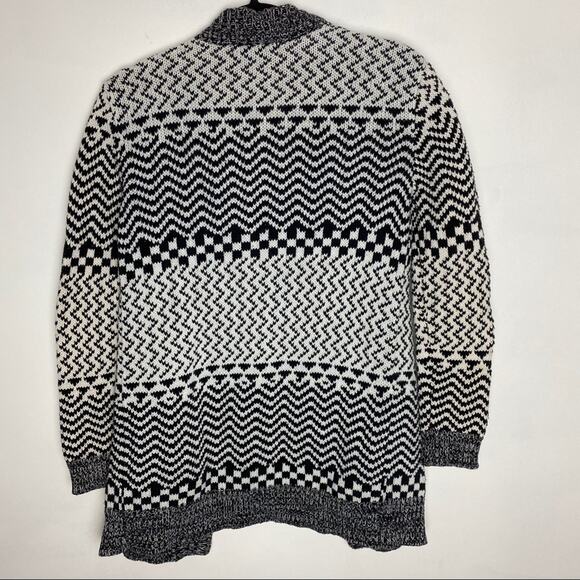 Aztec Print Monochrome Cardigan Sweater - Picture 4 of 6